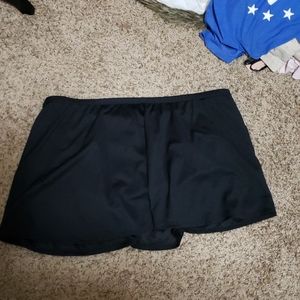 3xl black like new swim skirt with shorts under
